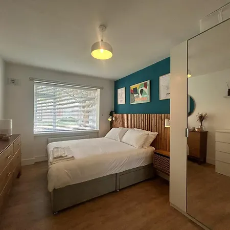 Apartment Charming Sandymount Sleeps 4 Dublin